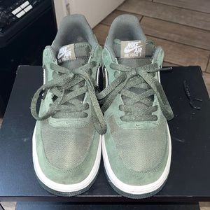 Nike air force 1 low size 8½ men green white soles